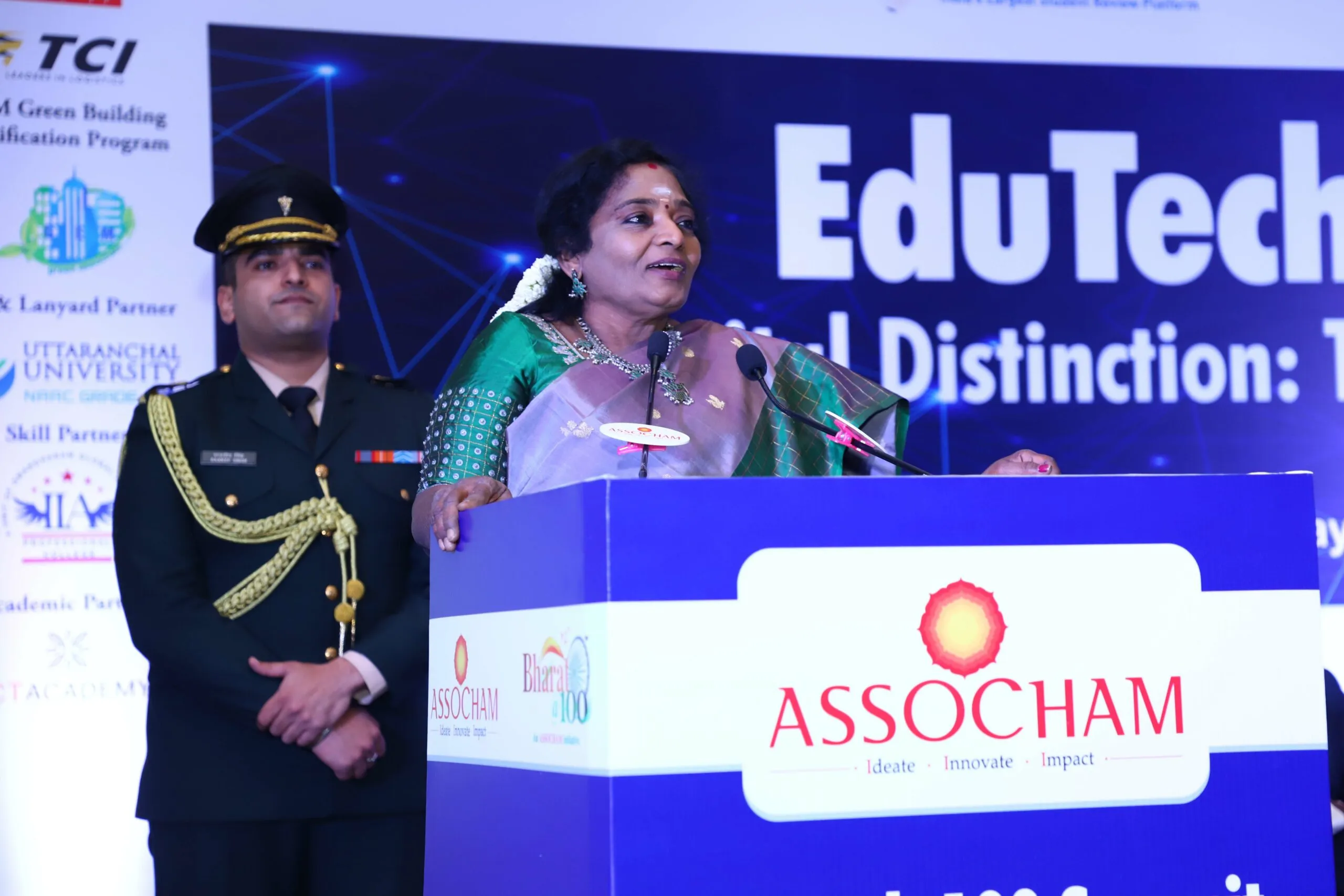 Dr. (Smt.) Tamilisai Soundararajan addressing the session