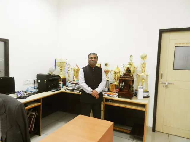 Dr. G.K. Prabhu and team CollPoll talk about ideas to enhance the learning environment at MIT